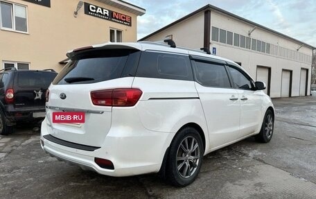KIA Carnival III, 2018 год, 2 540 000 рублей, 5 фотография