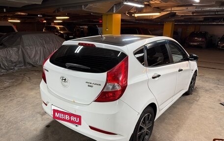 Hyundai Solaris II рестайлинг, 2015 год, 1 000 000 рублей, 6 фотография