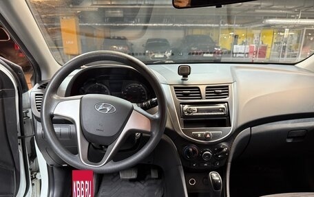 Hyundai Solaris II рестайлинг, 2015 год, 1 000 000 рублей, 9 фотография