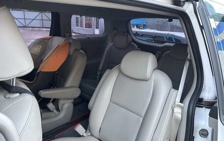 KIA Carnival III, 2018 год, 2 540 000 рублей, 6 фотография