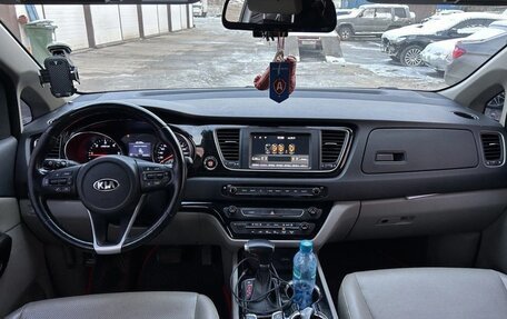 KIA Carnival III, 2018 год, 2 540 000 рублей, 8 фотография