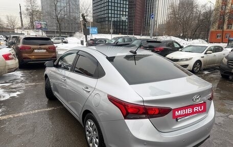 Hyundai Solaris II рестайлинг, 2018 год, 1 050 000 рублей, 4 фотография