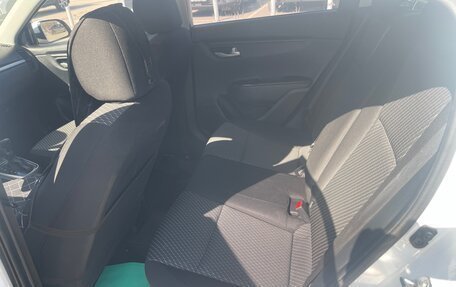 KIA Rio IV, 2018 год, 900 000 рублей, 9 фотография