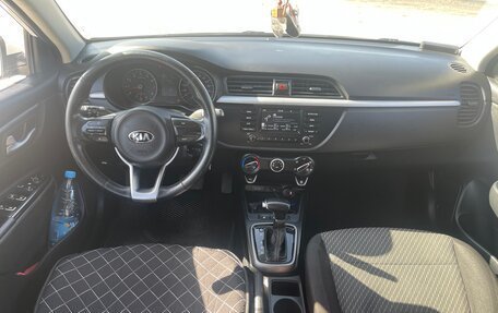 KIA Rio IV, 2018 год, 900 000 рублей, 8 фотография