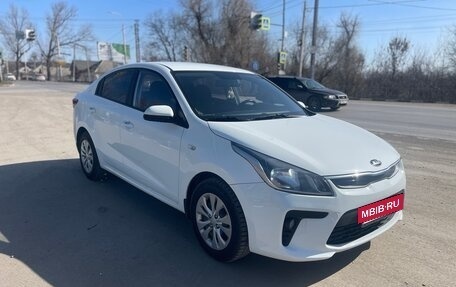 KIA Rio IV, 2018 год, 900 000 рублей, 3 фотография