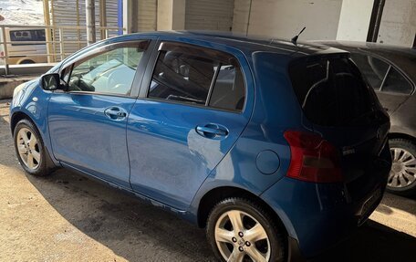 Toyota Yaris III рестайлинг, 2007 год, 400 000 рублей, 3 фотография