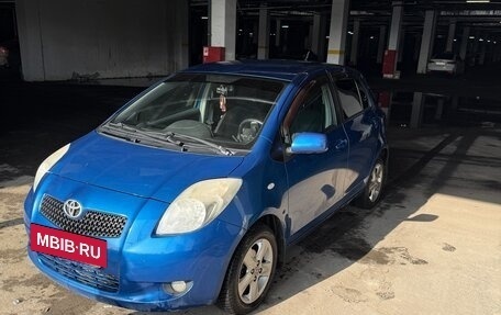 Toyota Yaris III рестайлинг, 2007 год, 400 000 рублей, 2 фотография