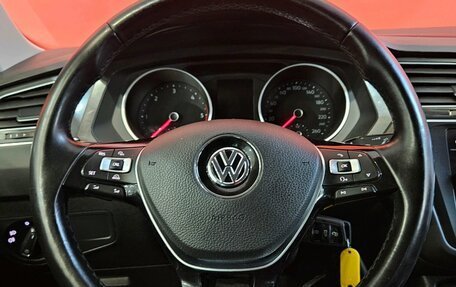 Volkswagen Tiguan II, 2018 год, 2 270 000 рублей, 11 фотография