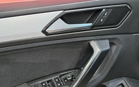 Volkswagen Tiguan II, 2018 год, 2 270 000 рублей, 16 фотография