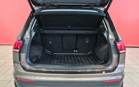 Volkswagen Tiguan II, 2018 год, 2 270 000 рублей, 17 фотография