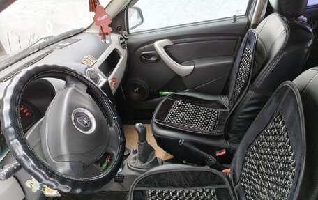 Renault Sandero I, 2013 год, 660 000 рублей, 2 фотография