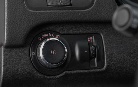 Opel Insignia II рестайлинг, 2010 год, 999 000 рублей, 23 фотография