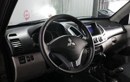 Mitsubishi L200 IV рестайлинг, 2012 год, 1 380 000 рублей, 9 фотография