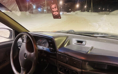 Daewoo Nexia I рестайлинг, 2004 год, 80 000 рублей, 28 фотография