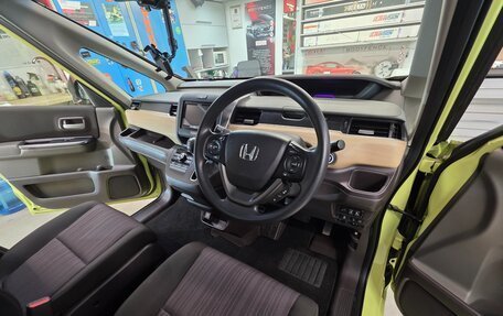 Honda Freed II, 2018 год, 1 450 000 рублей, 8 фотография