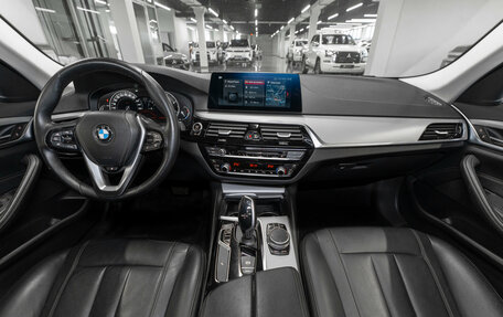 BMW 5 серия, 2019 год, 2 950 000 рублей, 8 фотография