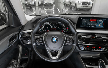 BMW 5 серия, 2019 год, 2 950 000 рублей, 11 фотография