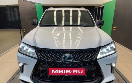 Lexus LX III, 2017 год, 7 800 000 рублей, 3 фотография