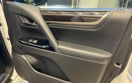 Lexus LX III, 2017 год, 7 800 000 рублей, 19 фотография