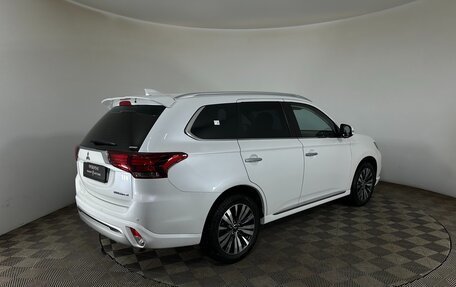 Mitsubishi Outlander III рестайлинг 3, 2022 год, 3 400 000 рублей, 5 фотография