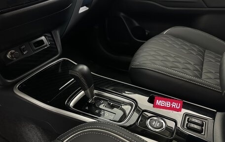 Mitsubishi Outlander III рестайлинг 3, 2022 год, 3 400 000 рублей, 12 фотография