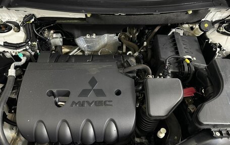 Mitsubishi Outlander III рестайлинг 3, 2022 год, 3 400 000 рублей, 17 фотография