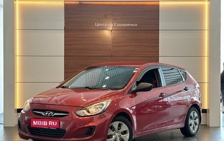 Hyundai Solaris II рестайлинг, 2012 год, 725 000 рублей, 1 фотография