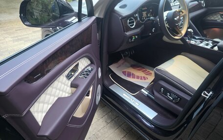 Bentley Bentayga I, 2022 год, 27 000 000 рублей, 10 фотография