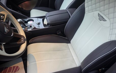 Bentley Bentayga I, 2022 год, 27 000 000 рублей, 7 фотография