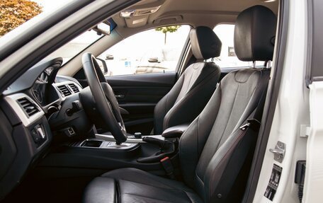 BMW 3 серия, 2017 год, 1 795 000 рублей, 15 фотография