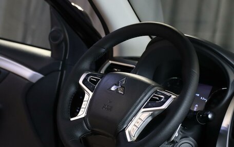 Mitsubishi Pajero Sport III рестайлинг, 2018 год, 2 749 000 рублей, 8 фотография