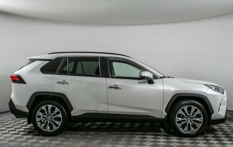 Toyota RAV4, 2020 год, 3 690 000 рублей, 4 фотография