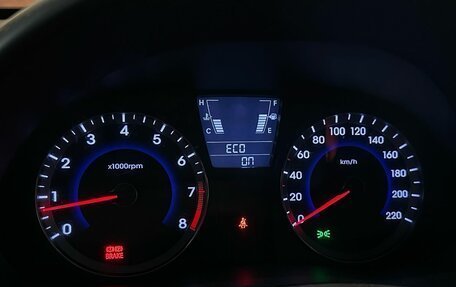 Hyundai Solaris II рестайлинг, 2012 год, 725 000 рублей, 12 фотография