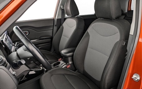 KIA Soul II рестайлинг, 2019 год, 1 825 000 рублей, 20 фотография