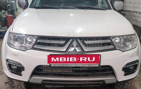 Mitsubishi Pajero Sport II рестайлинг, 2013 год, 1 300 000 рублей, 2 фотография