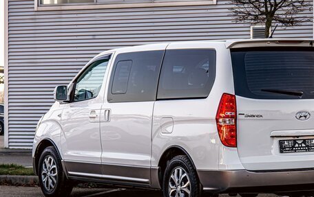 Hyundai Grand Starex Grand Starex I рестайлинг 2, 2018 год, 2 155 000 рублей, 9 фотография