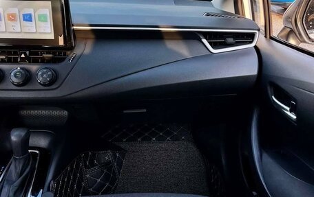 Toyota Corolla, 2022 год, 1 690 000 рублей, 6 фотография