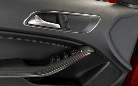 Mercedes-Benz A-Класс, 2017 год, 2 080 000 рублей, 14 фотография