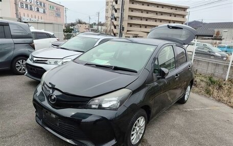 Toyota Vitz, 2014 год, 700 000 рублей, 3 фотография