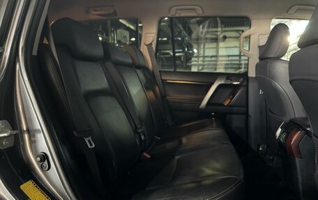 Toyota Land Cruiser Prado 150 рестайлинг 2, 2015 год, 3 649 000 рублей, 16 фотография