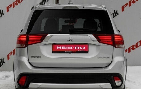 Mitsubishi Outlander III рестайлинг 3, 2017 год, 1 780 000 рублей, 5 фотография