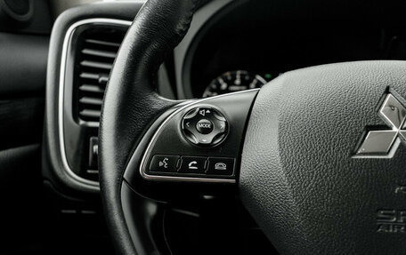 Mitsubishi Outlander III рестайлинг 3, 2017 год, 1 780 000 рублей, 14 фотография