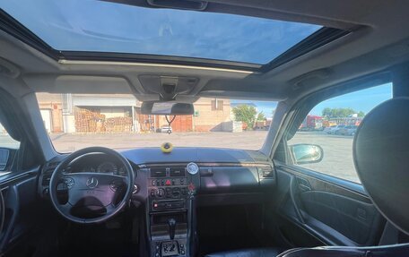 Mercedes-Benz E-Класс, 1999 год, 600 000 рублей, 6 фотография