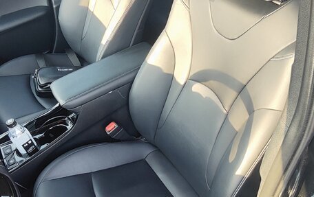 Toyota Prius IV XW50, 2021 год, 2 900 000 рублей, 14 фотография