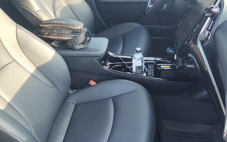 Toyota Prius IV XW50, 2021 год, 2 900 000 рублей, 16 фотография