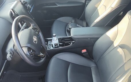 Toyota Prius IV XW50, 2021 год, 2 900 000 рублей, 15 фотография