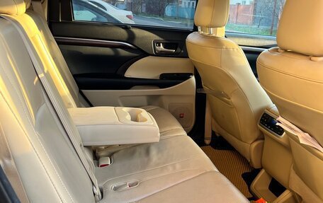 Toyota Highlander III, 2014 год, 2 650 000 рублей, 7 фотография