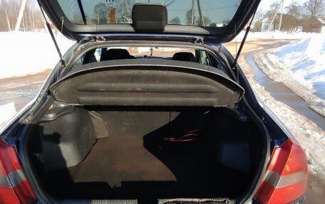 Mitsubishi Carisma I, 2002 год, 300 000 рублей, 20 фотография