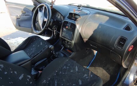 Mitsubishi Carisma I, 2002 год, 300 000 рублей, 17 фотография