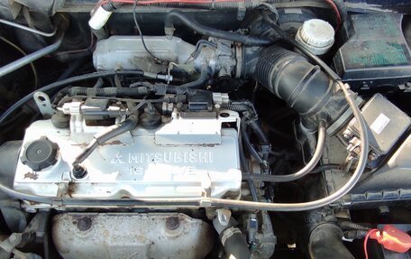 Mitsubishi Carisma I, 2002 год, 300 000 рублей, 18 фотография